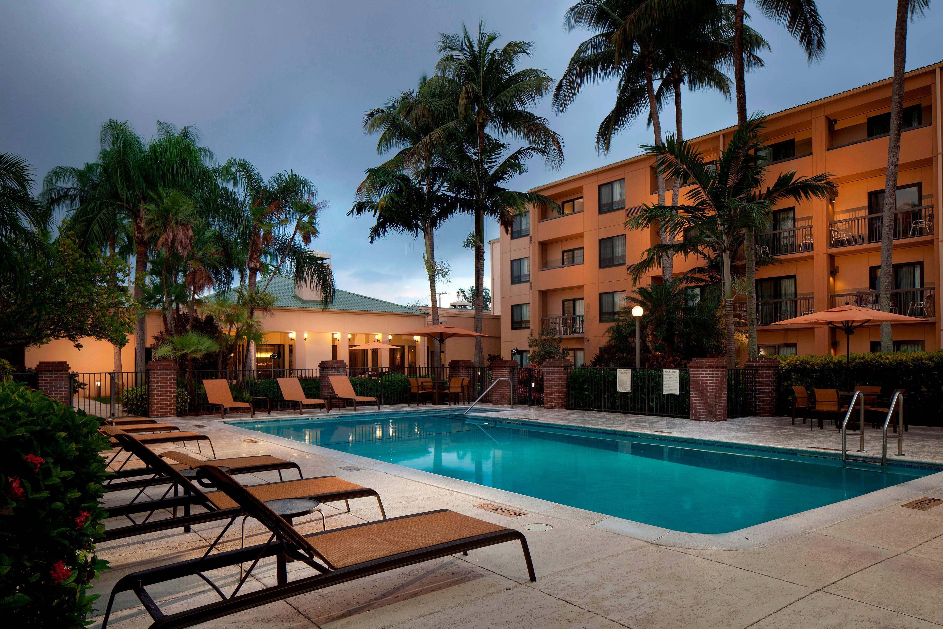 Sonesta Select Miami Lakes Hotel Exterior photo